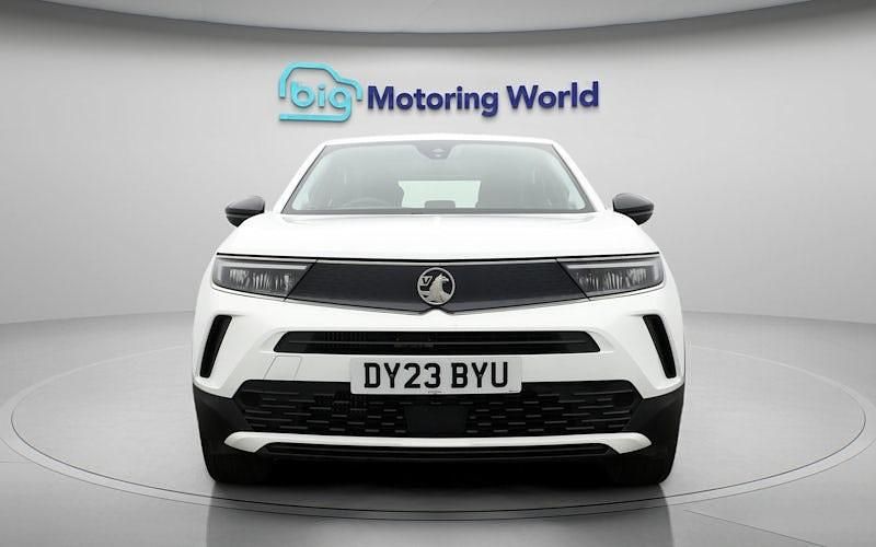 Used Vauxhall Mokka Design Edition 101 HP (74 kW) 2023 White SUV