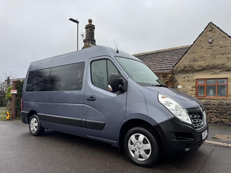 Blue Used 2018 Renault Master Business Van | £11,990 (Fair price) - Image 1/4