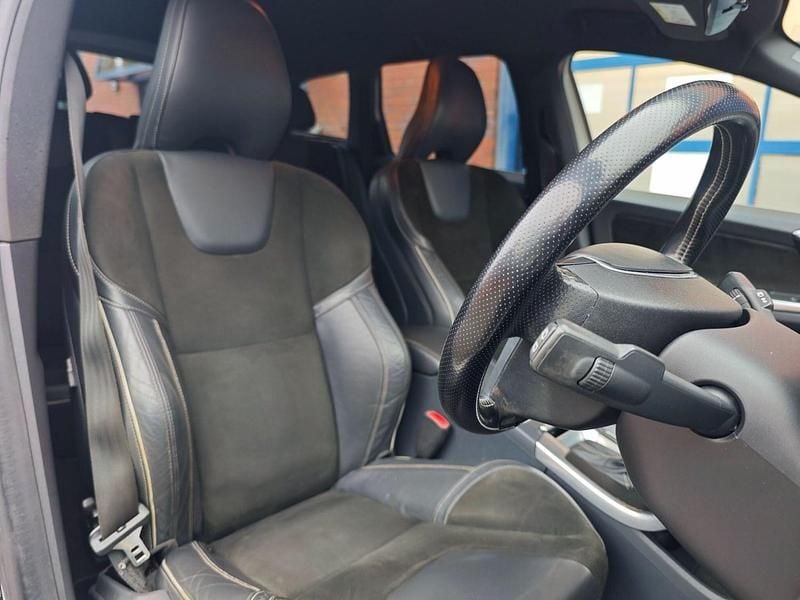 Used Volvo XC60 R-Design 2014 White SUV