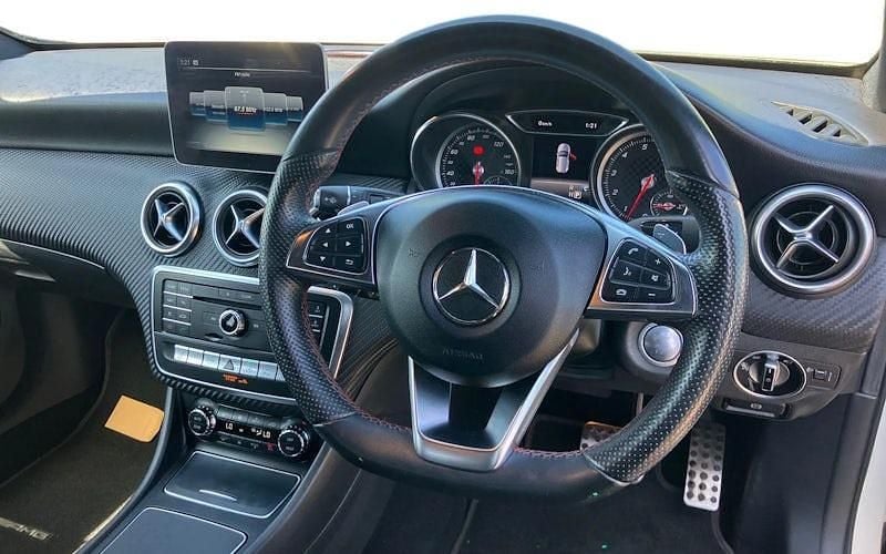 Used Mercedes A160 Active 102 HP (75 kW) 2018 White Hatchback