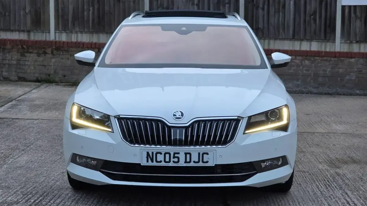 Second-hand Skoda Superb LAURIN & KLEMENT 220 CP (161 kW) 2015 Alb Break