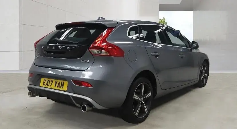 Used Volvo V40 R-Design 120 HP (88 kW) 2017 Grey Hatchback