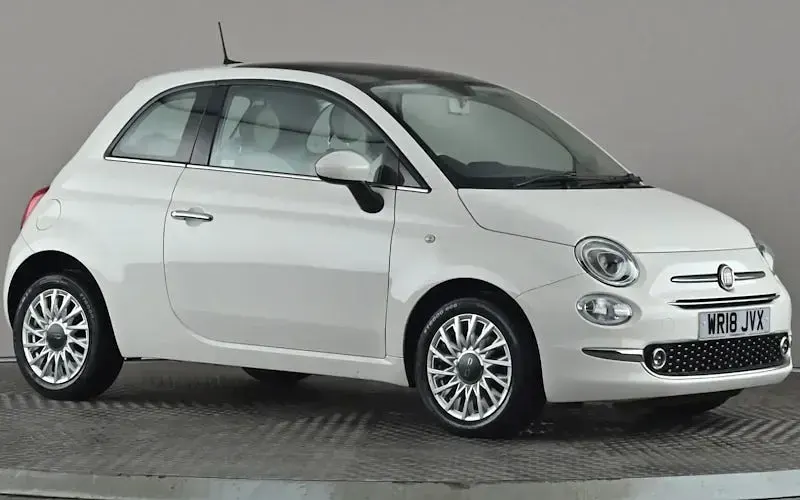 Käytetty Fiat 500 Lounge 69 HP (50 kW) 2018 Viistoperä