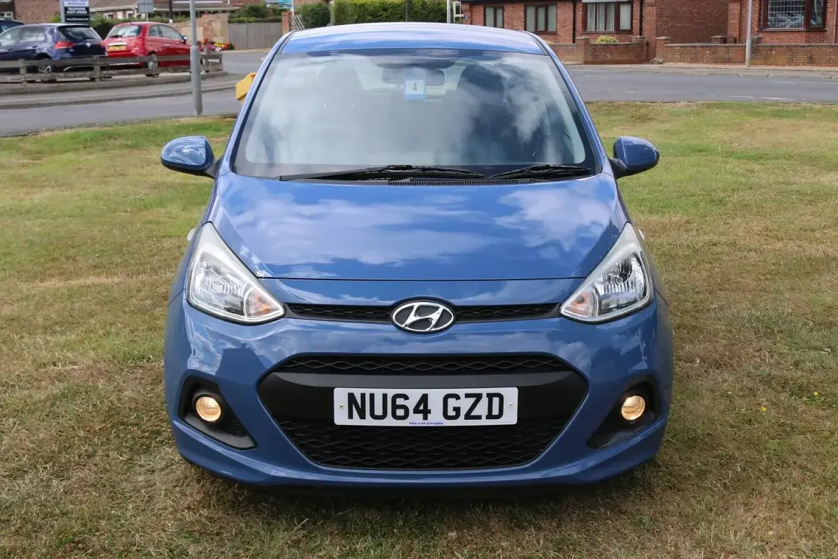 Used Hyundai i10 SE 67 HP (49 kW) 2014 Blue Hatchback
