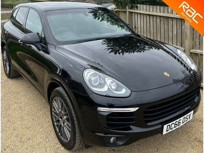 Black Used 2016 Porsche Cayenne Platinum Edition SUV | £23,995 (A bit pricey) - Image 1/3