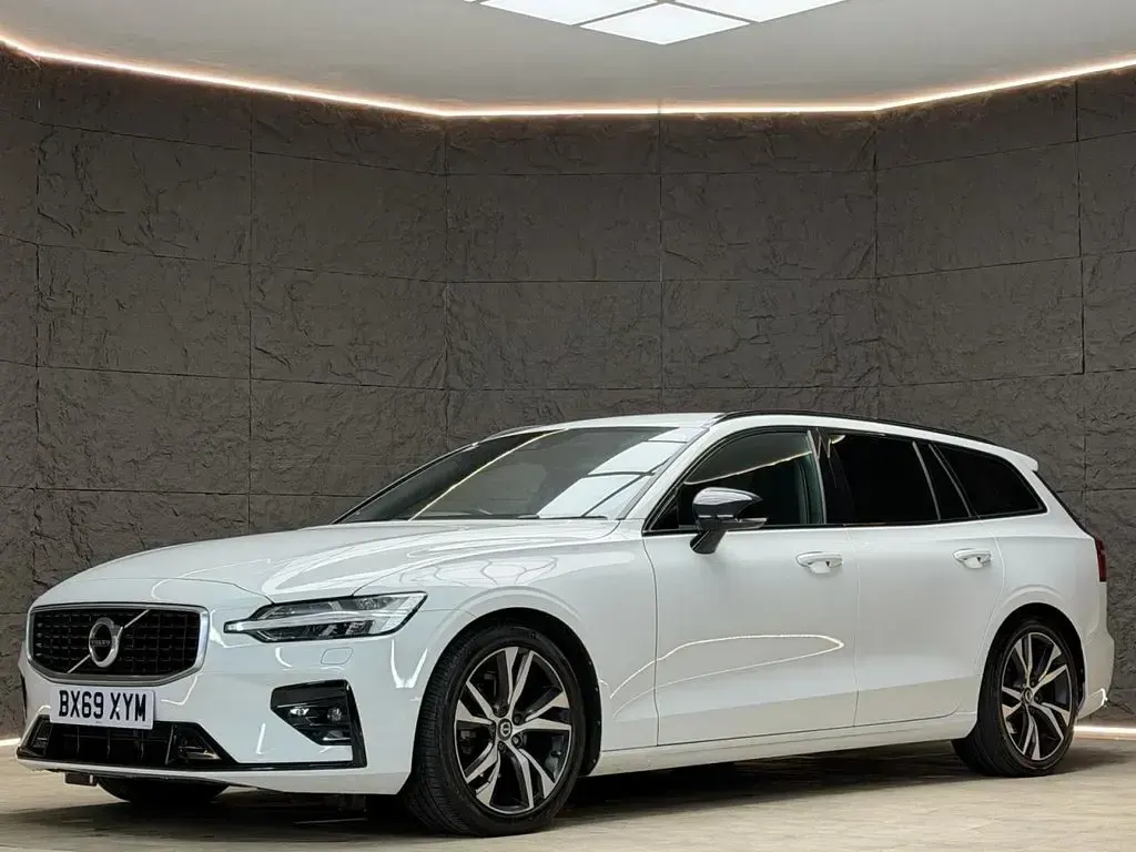 Used Volvo V60 R-Design Pro 190 HP (139 kW) 2019 White Estate