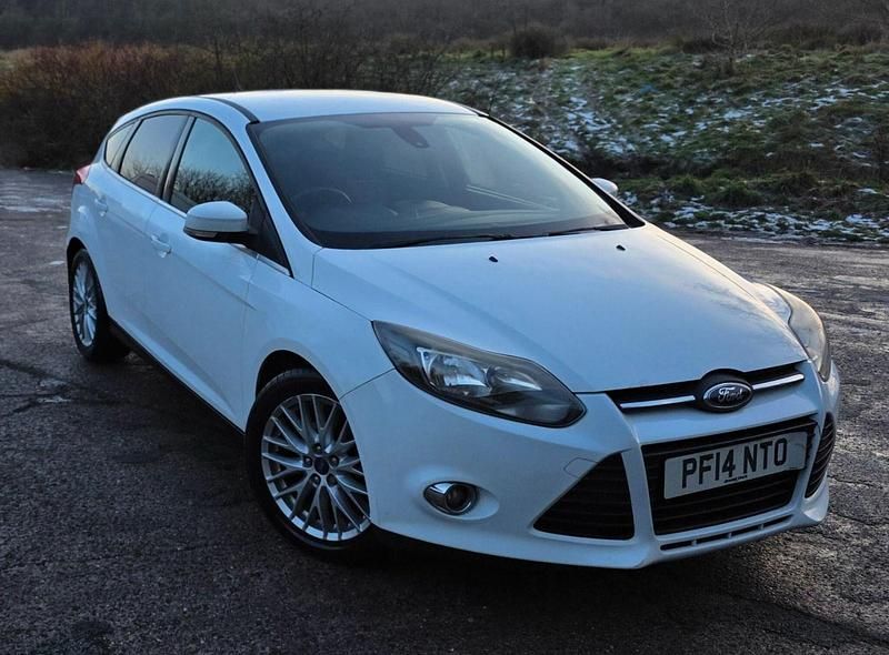 White Used 2014 Ford Focus Zetec Hatchback | £2,495 (Fair price) - Image 1/4