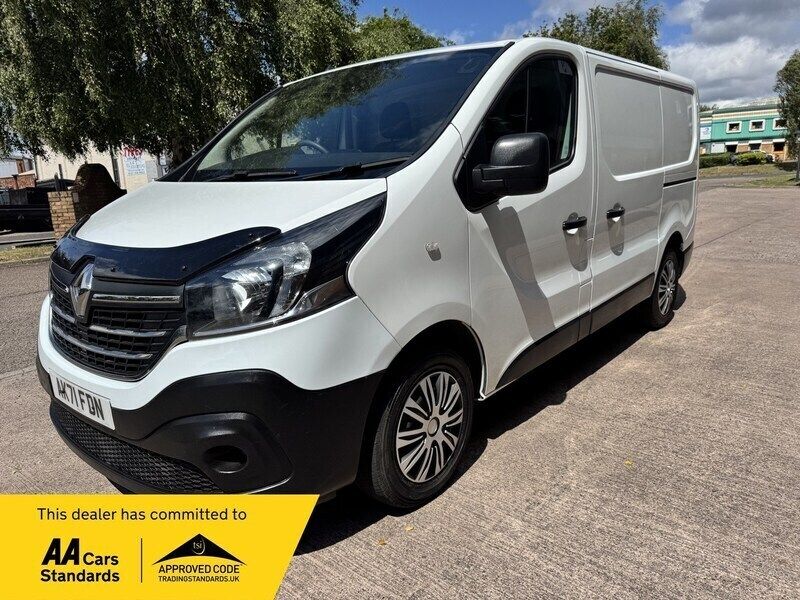 White Used 2021 Renault Trafic Business Van | £10,995 (Good price) - Image 1/4