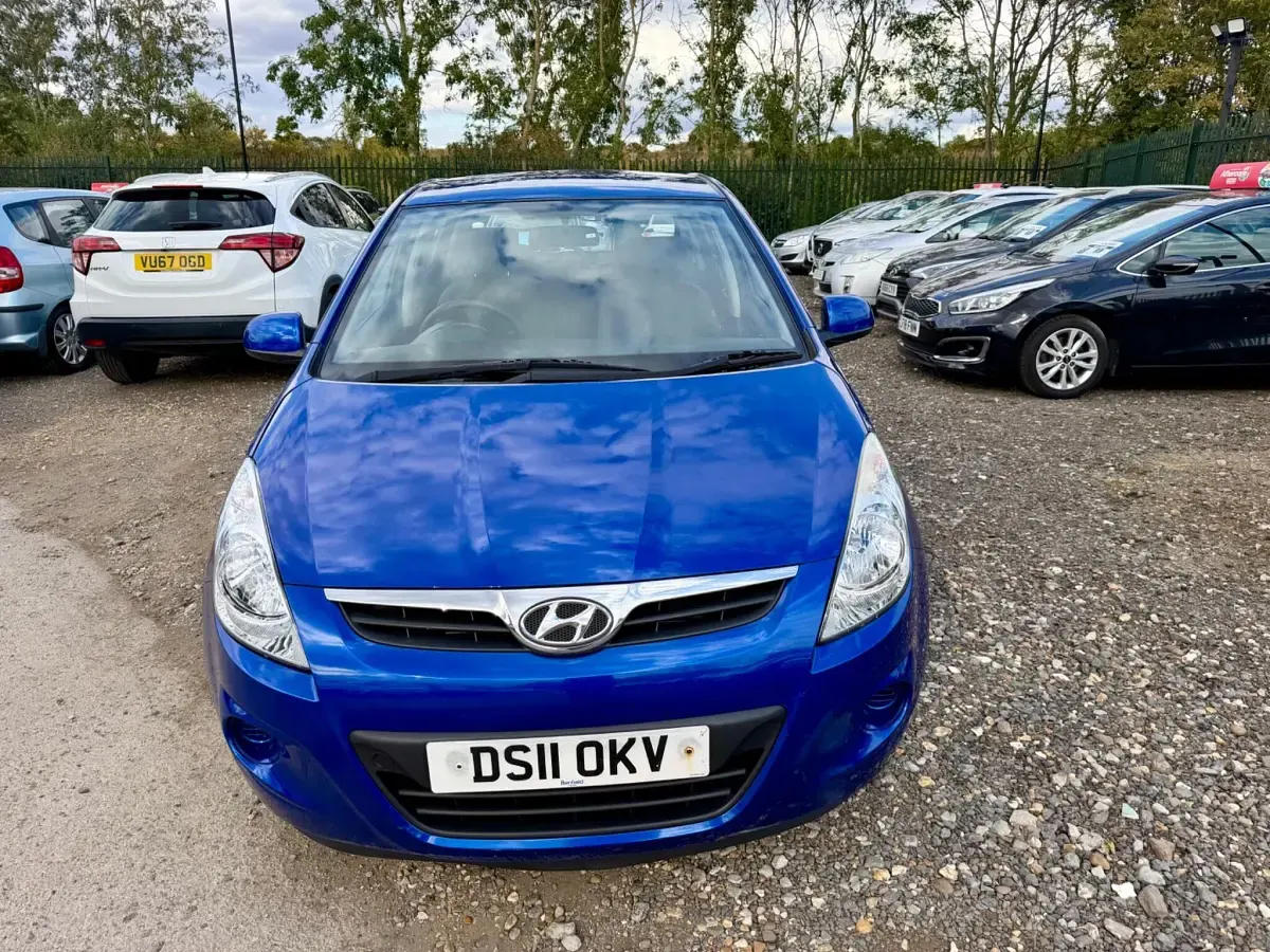 Used Hyundai i20 Comfort 101 HP (74 kW) 2011 Blue Hatchback