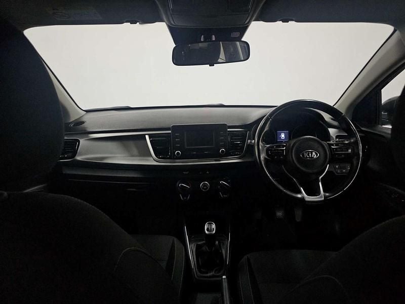 Usado Kia Rio 76 HP (55 kW) 2017 Cinzento Citadino