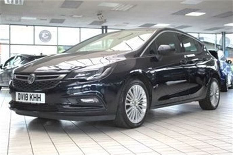 Blue Used 2018 Vauxhall Astra Elite Hatchback | £8,490 (Fair price) - Image 1/4