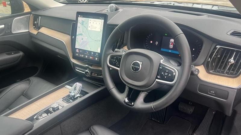 Used Volvo XC60 Ultra 250 HP (183 kW) 2025 Blue SUV