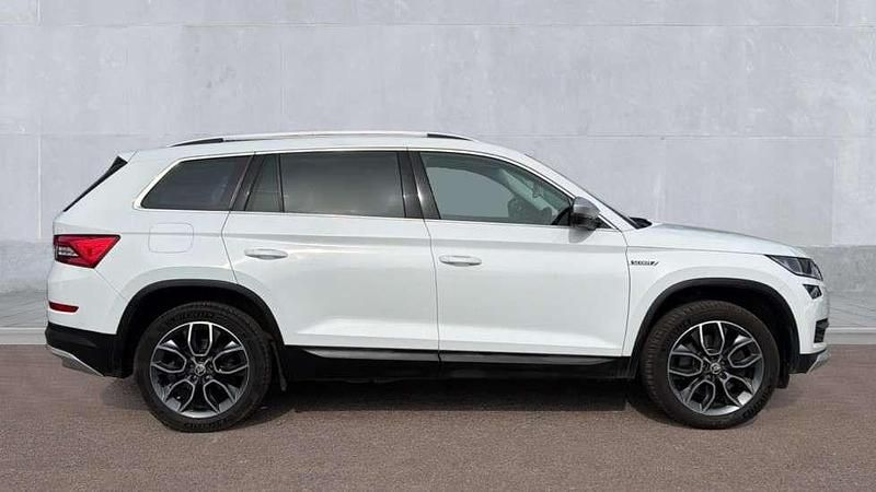 Used Skoda Kodiaq Scout 4x4 186 HP (136 kW) 2018 White  SUV