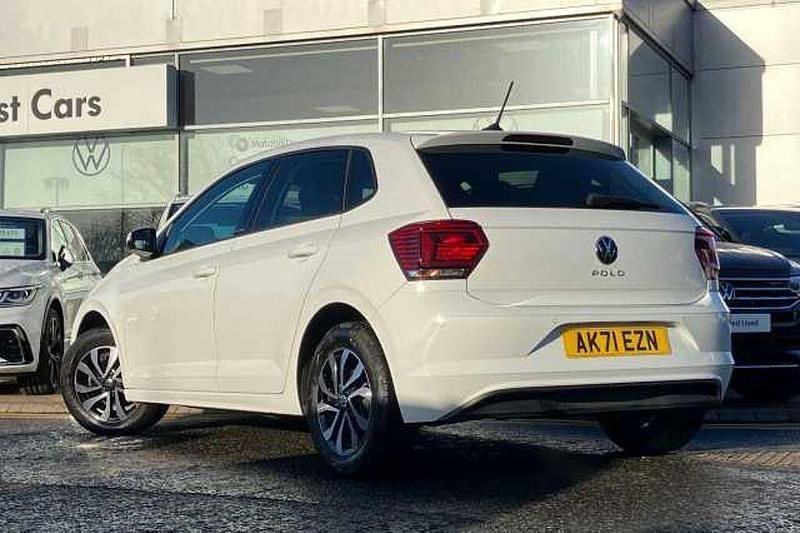 Usado VW Polo Active 95 HP (69 kW) 2021 Branco Citadino