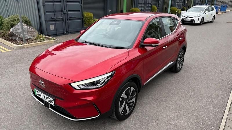 Usado MG ZS SE 130 kW (177 HP) 2022 Vermelho SUV
