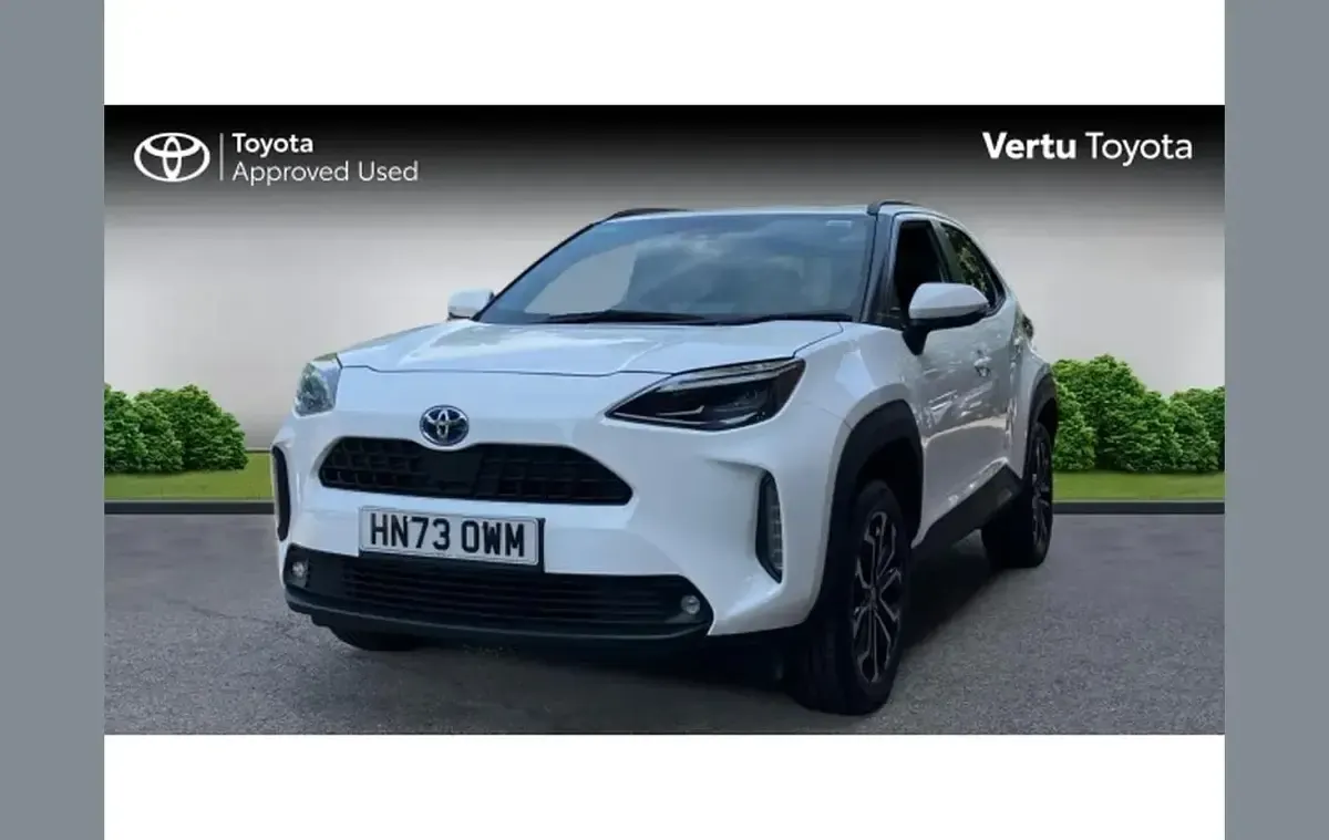 Used Toyota Yaris Cross Design 116 HP (85 kW) 2023 White SUV
