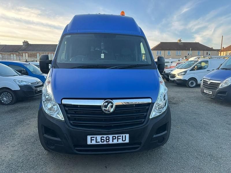 Used Vauxhall Movano 145 HP (106 kW) 2019 Blue MPV