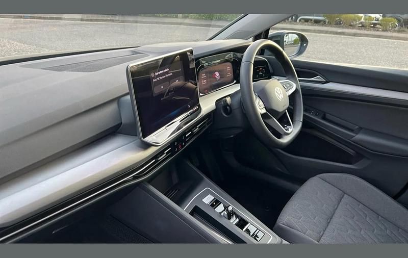 Używany VW Golf VIII Match 200 KM (147 kW) 2025 Czarny Hatchback