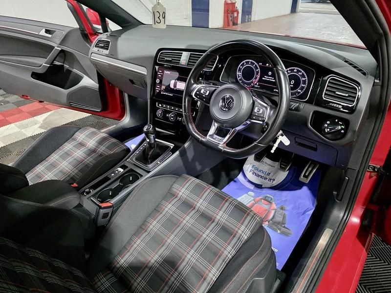 Used VW Golf VII GTI 227 HP (166 kW) 2017 Red Hatchback