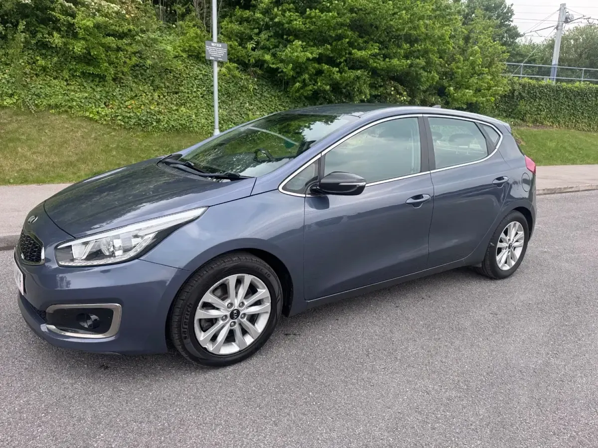 Używany Kia Ceed 136 KM (100 kW) 2018 Niebieski Hatchback