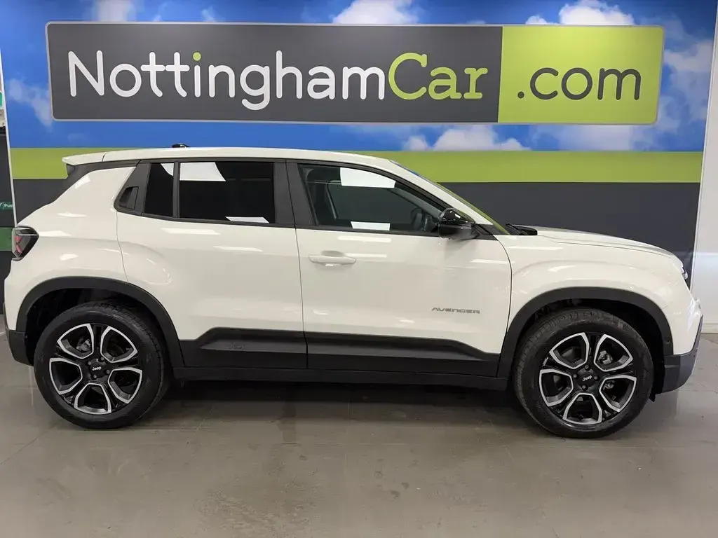 Used Jeep Avenger Summit 100 HP (73 kW) 2024 White SUV