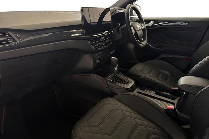 Used Ford Focus ST-Line X 155 HP (114 kW) 2024 Blue Estate