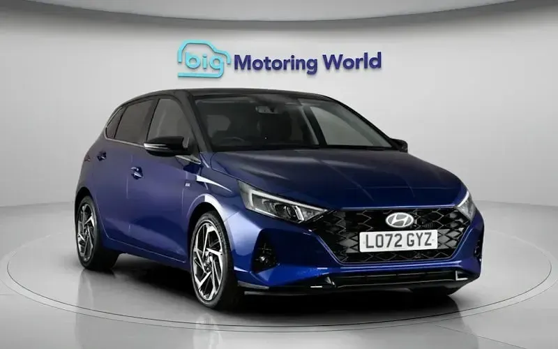 Used Hyundai i20 Ultimate 101 HP (74 kW) 2023 Blue Hatchback
