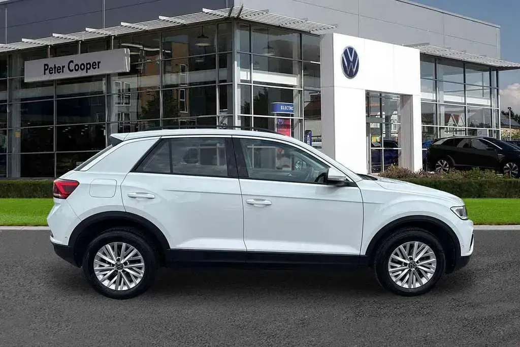 Used VW T-Roc Life 110 HP (80 kW) 2022 White SUV