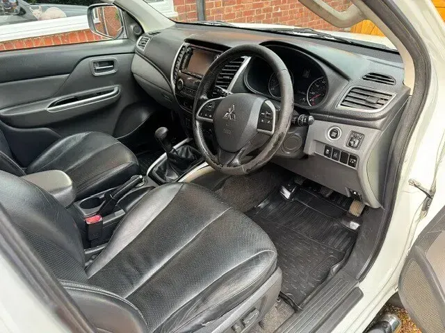 Used Mitsubishi L200 Warrior 178 HP (130 kW) 2015 White Pickup