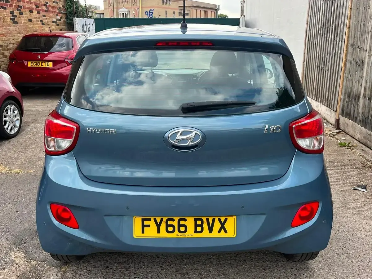 Used Hyundai i10 SE 87 HP (63 kW) 2016 Blue Hatchback