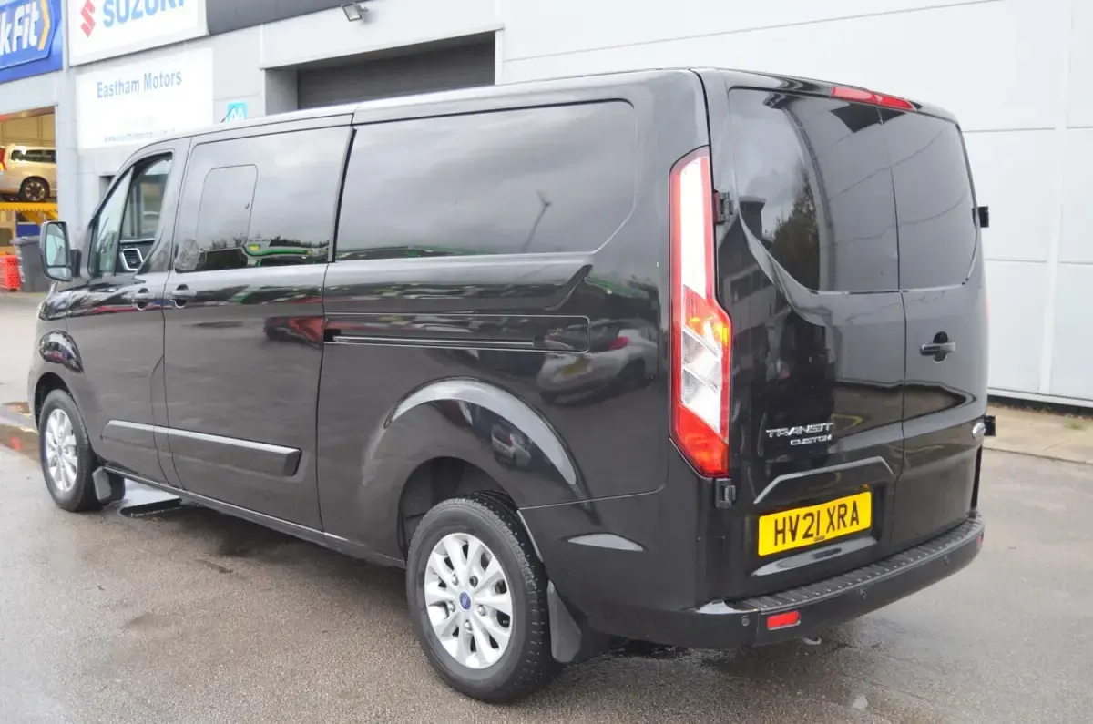 Used Ford Transit Custom Limited 130 HP (95 kW) 2021 Black Van