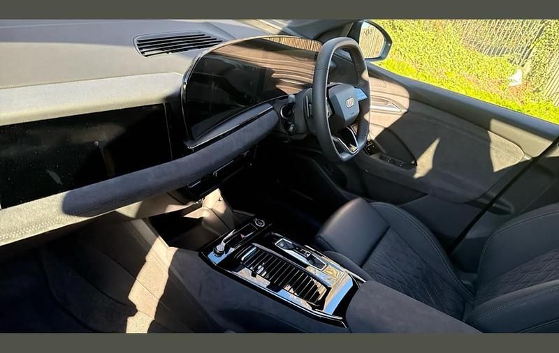 Used Audi Q6 e-tron Advanced 185 kW (252 HP) 2025 Grey SUV