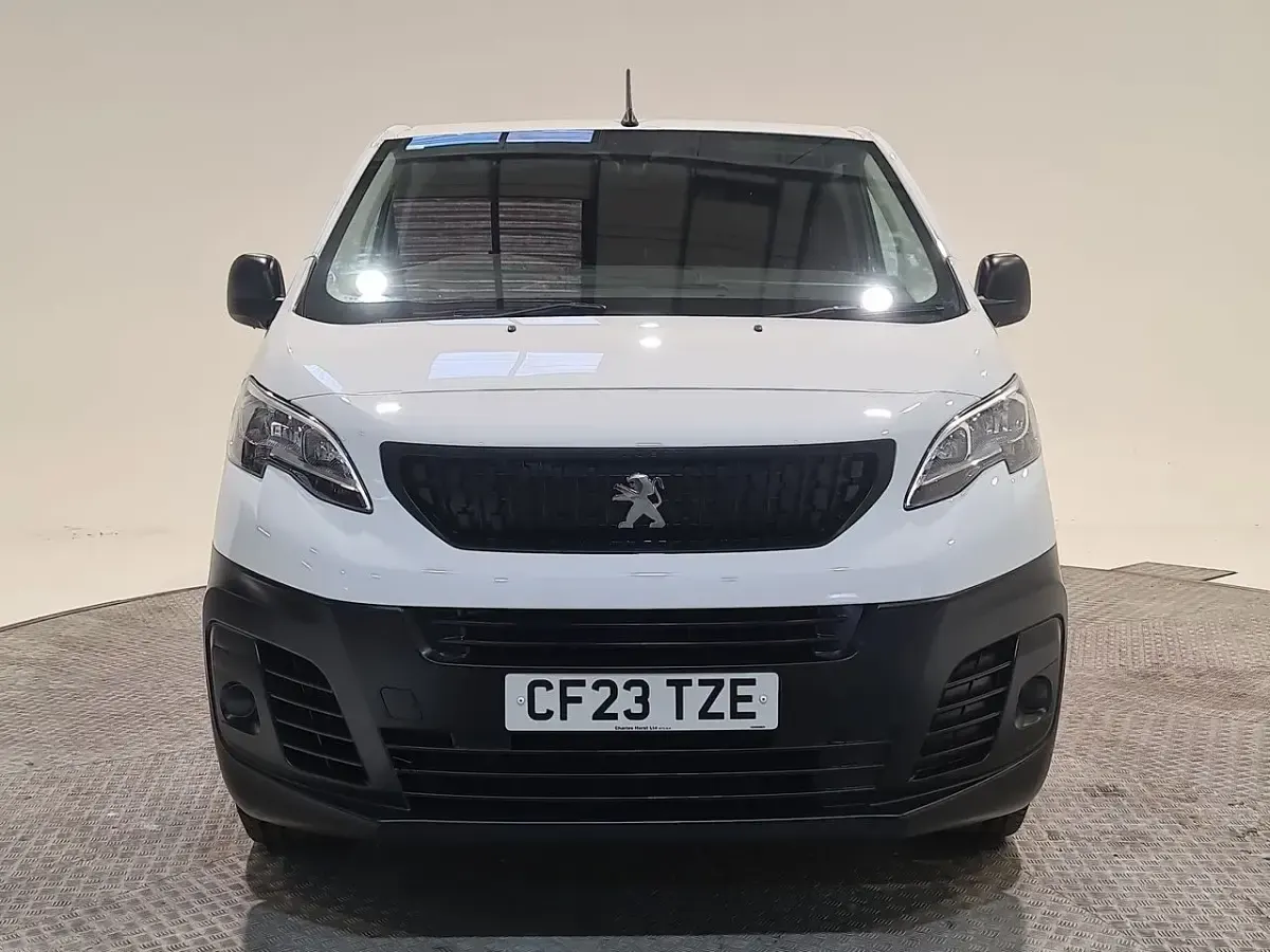 Używany Peugeot Expert Premium 100 KM (73 kW) 2023 Biały Van