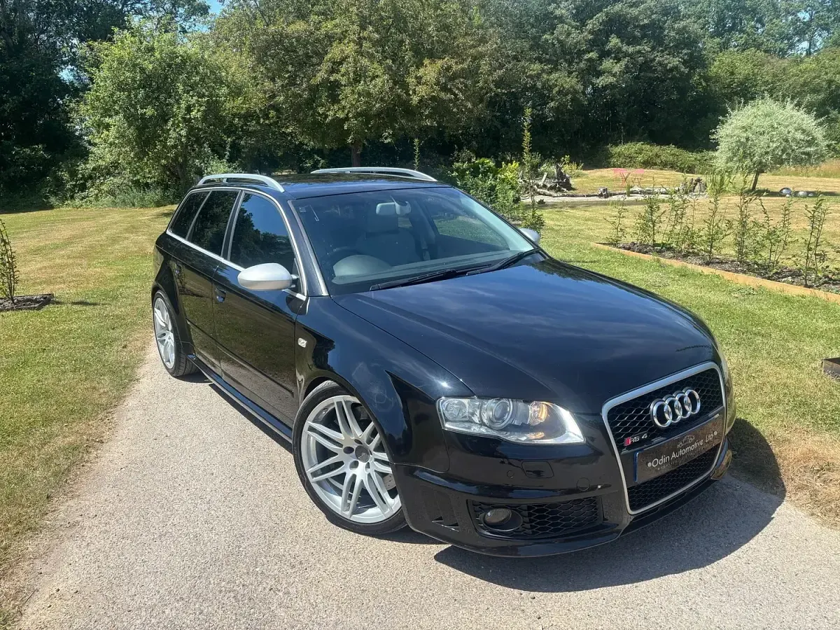 Used Audi RS4 Comfort 420 HP (308 kW) 2007 Black Estate