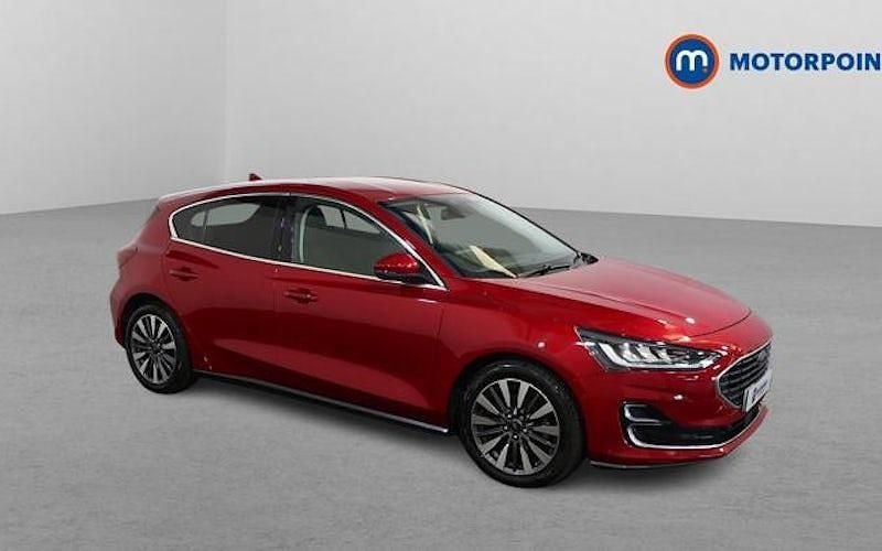 Used Ford Focus Titanium 125 HP (91 kW) 2022 Red Hatchback