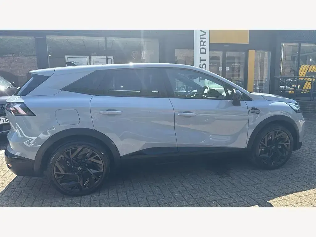 Used Renault Symbioz Iconic Esprit Alpine 143 HP (105 kW) 2025 SUV