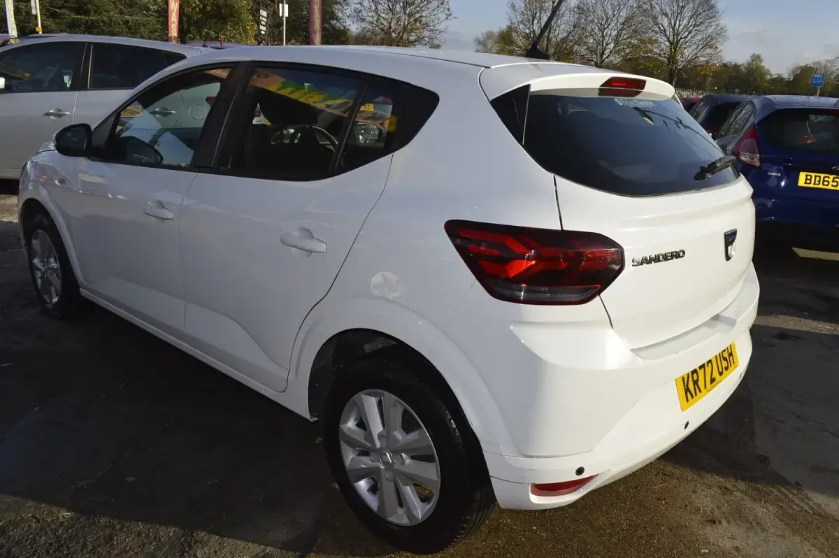Used Dacia Sandero Comfort 91 HP (66 kW) 2022 White Hatchback