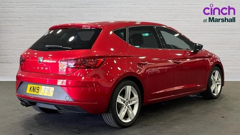 Used Seat Leon FR 130 HP (95 kW) 2019 Red Hatchback