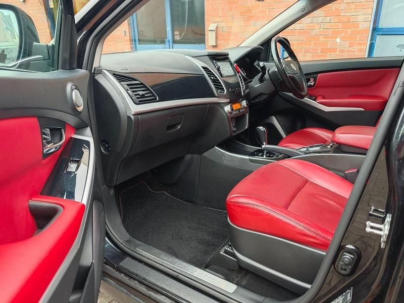 Used Ssangyong (KGM) Korando 178 HP (130 kW) 2016 Black SUV
