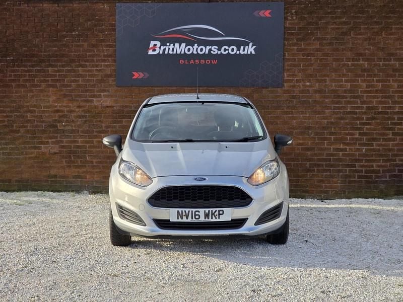 Used Ford Fiesta Studio 82 HP (60 kW) 2016 Silver Hatchback