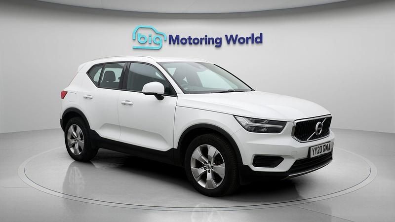 Used 2020 Volvo XC40 Momentum SUV | £18,700 (Fair price) - Image 1/4