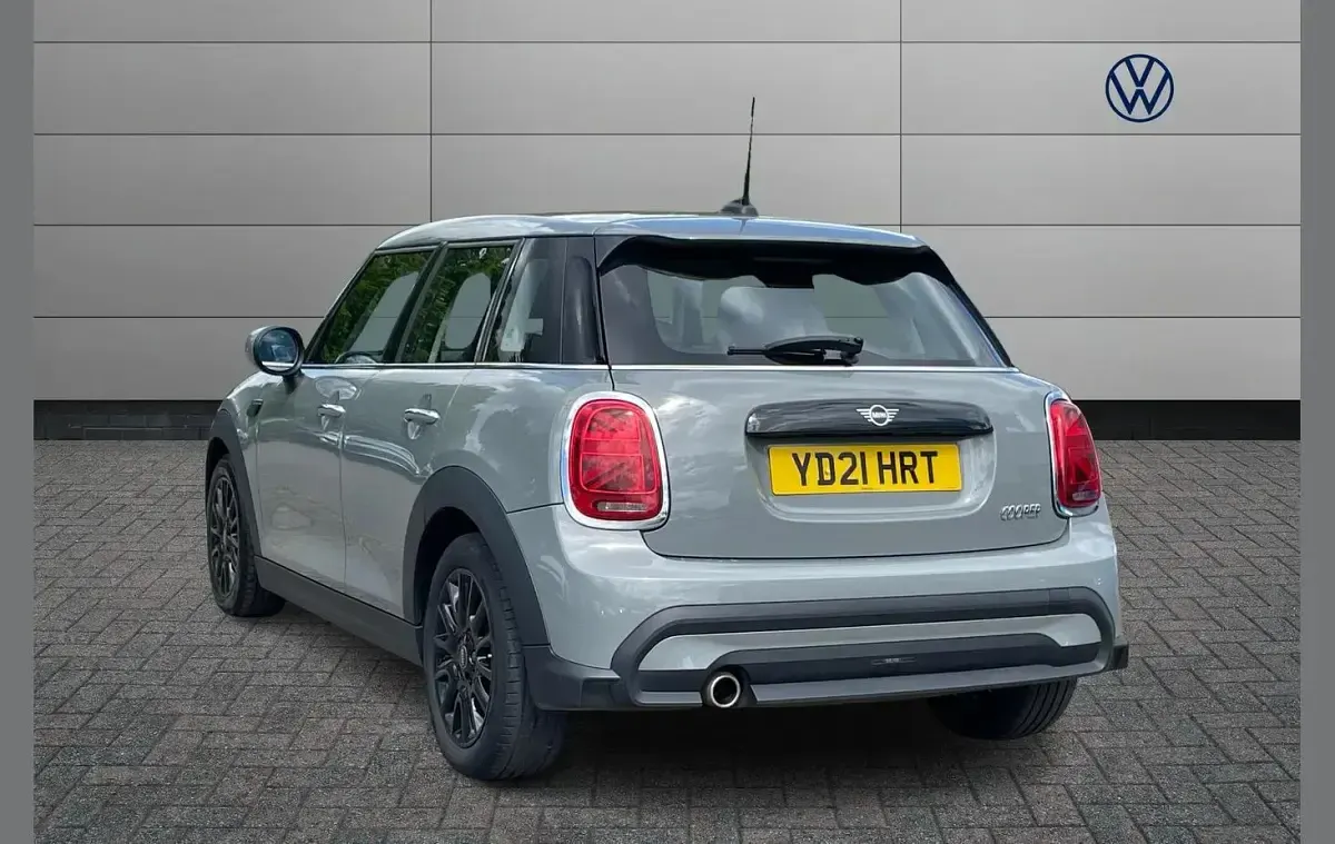 Used Mini Cooper Classic 134 HP (98 kW) 2021 Grey Hatchback
