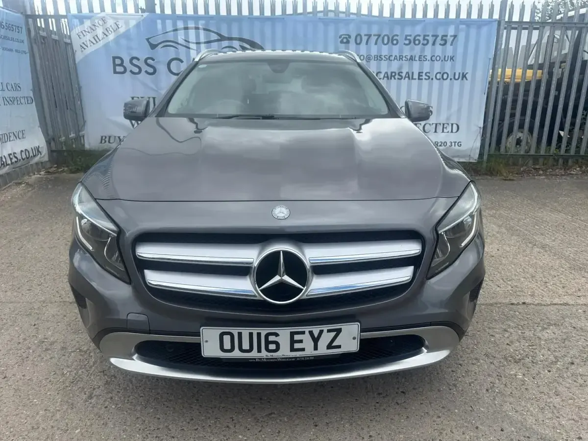 Used Mercedes GLA200 Executive 136 HP (100 kW) 2016 Grey SUV
