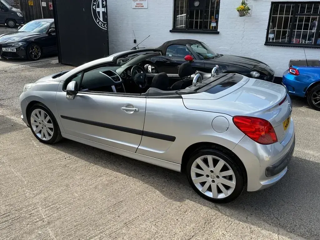Used Peugeot 207 CC GT 120 HP (88 kW) 2008 Silver Cabriolet