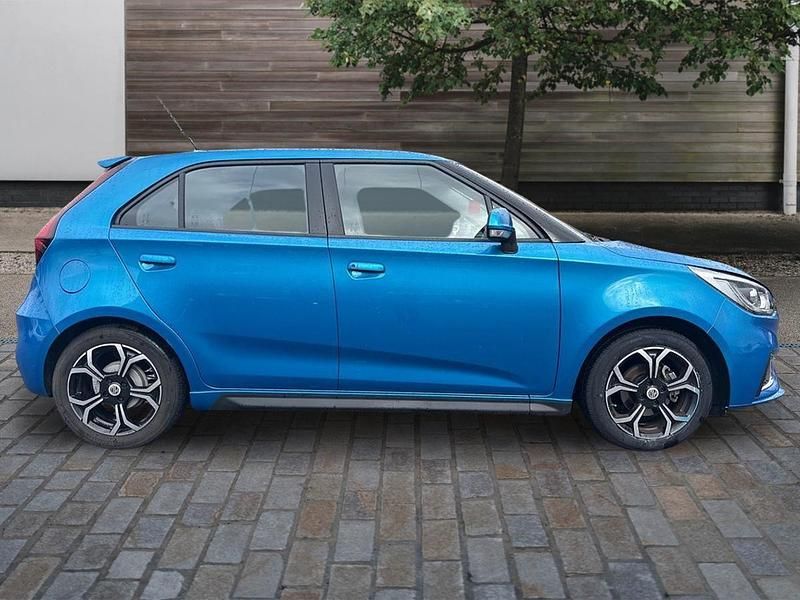 Used MG MG3 Exclusive 106 HP (77 kW) 2023 Blue Hatchback
