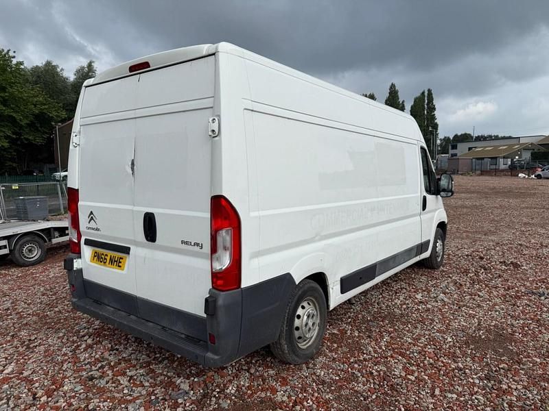 Used Citroën Relay 130 HP (95 kW) 2016 White Van