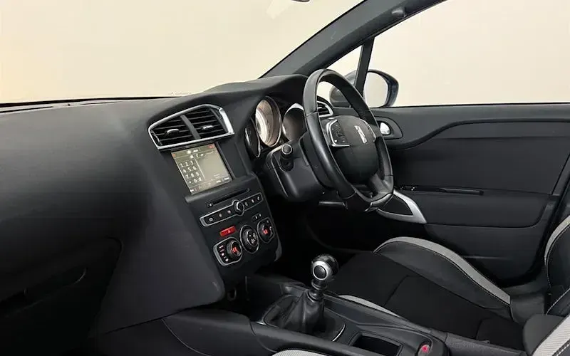 Used DS Automobiles DS4 131 HP (96 kW) 2015 Grey Hatchback