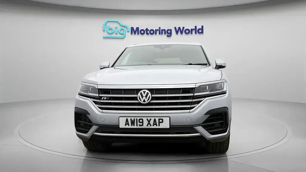 Używany VW Touareg R-line 286 KM (210 kW) 2019 Srebrny SUV