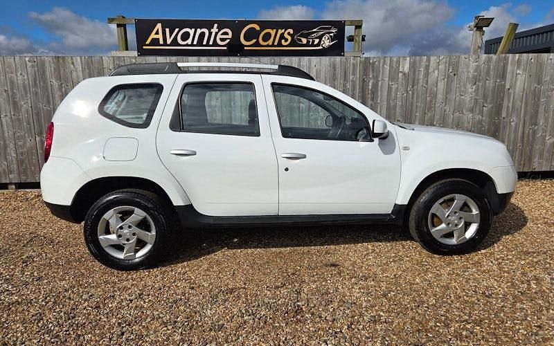 Used Dacia Duster Lauréate 110 HP (80 kW) 2013 White SUV