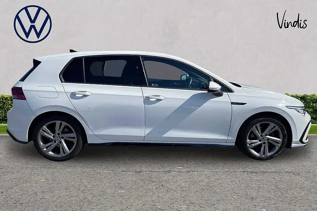 Used VW Golf VIII R-line 150 HP (110 kW) 2024 White Hatchback